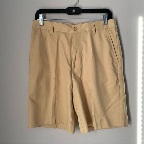Izod Men’s Flat Front Light Yellow Chino Shorts 30W - Picture 1 of 3